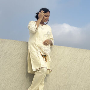 Women's Cream Cotton Kurta Set with Embroidered Deer Motif